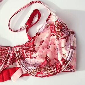 Victoria's Secret Floral Underwire‎ No Padding 34D Velvety